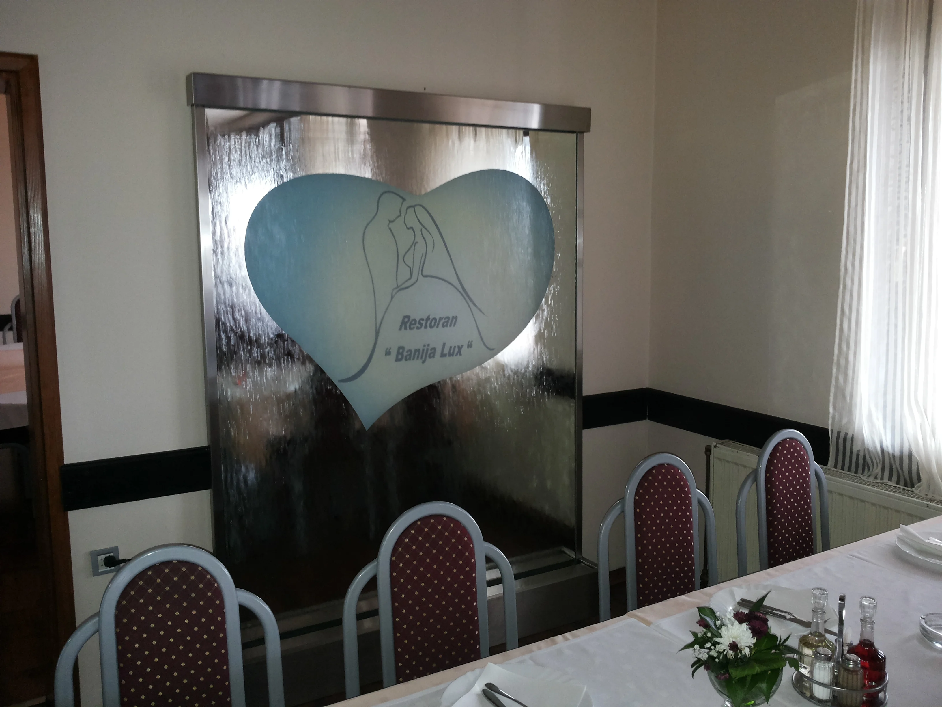Stakleni Vodeni Zid 29 — image 1
